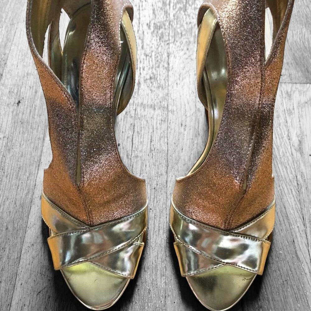 GUESS BRAND GOLD GLITTER STILETTOS-3 INCH STILETTO-IN GREAT CONDITION-SEXY!